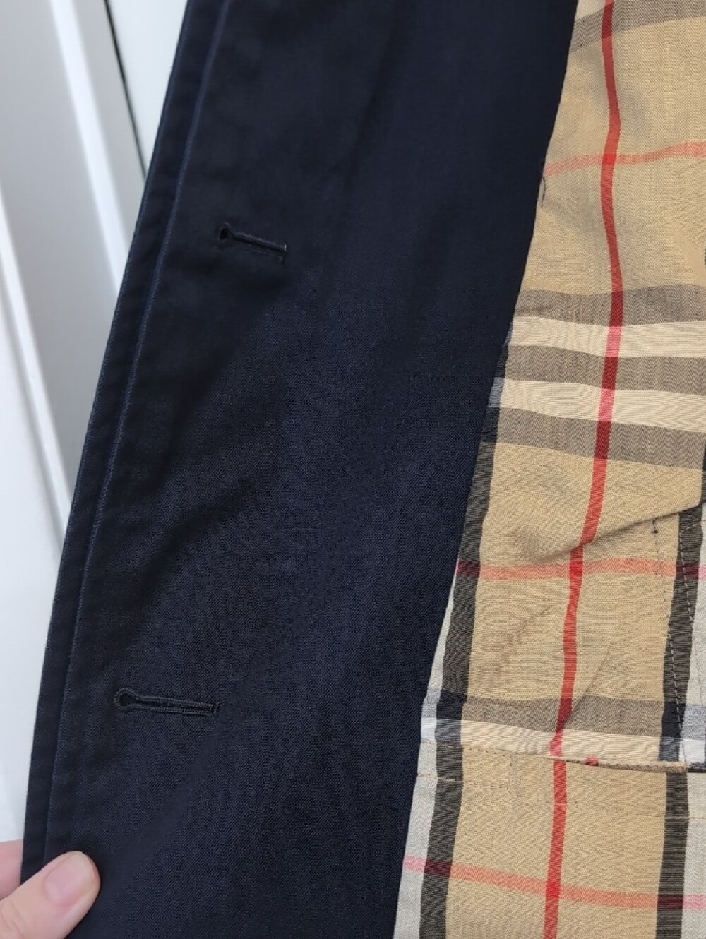Burberry Trench Coat with Signature Check Lining - Picture 11 of 12